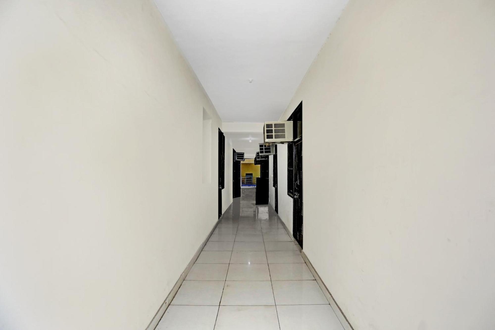 Hotel O Vrinda Residency Noida Eksteriør billede